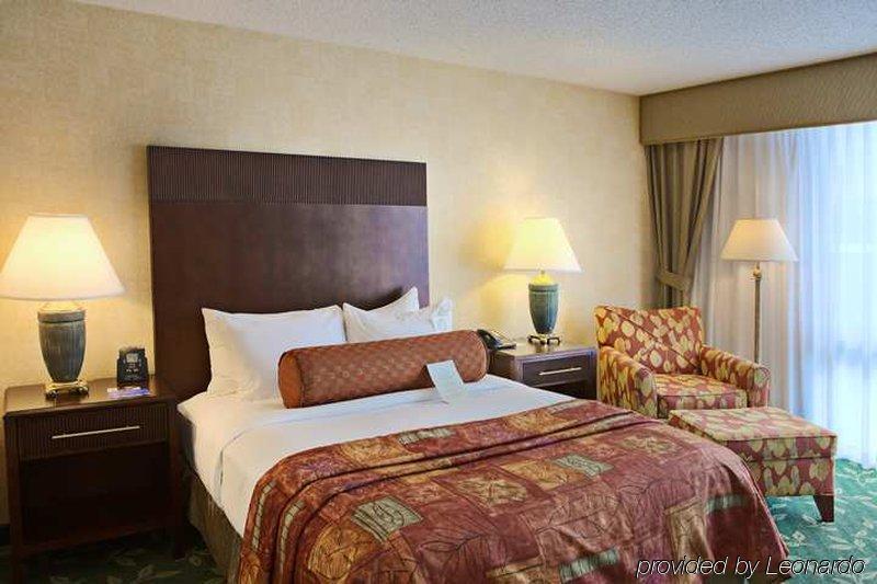 Hilton Fort Collins Pokój zdjęcie